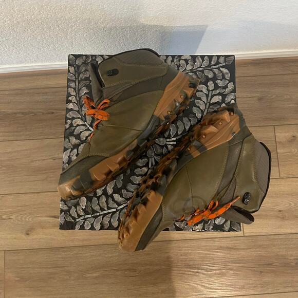 Olive green & brown Insulated Waterproof Merrell hiking boots - Picture 3 of 7